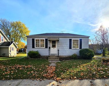 414 Adams AVENUE, Omro, WI, 54963