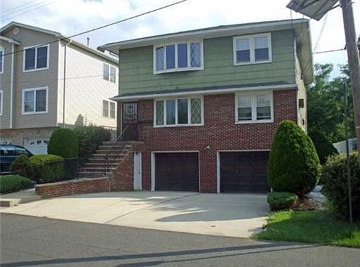 2nd image of 609 Saint Marks St