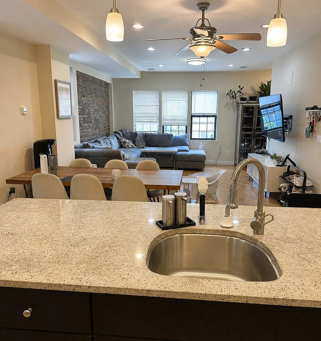 3 bed, 3.0 bath, $4,400 — Photo 4