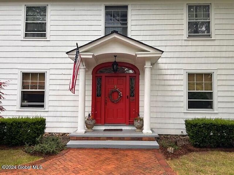 4th image of 1390 Keyes Avenue