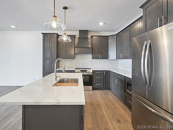 3rd image of 4925 Robins Cir #1B