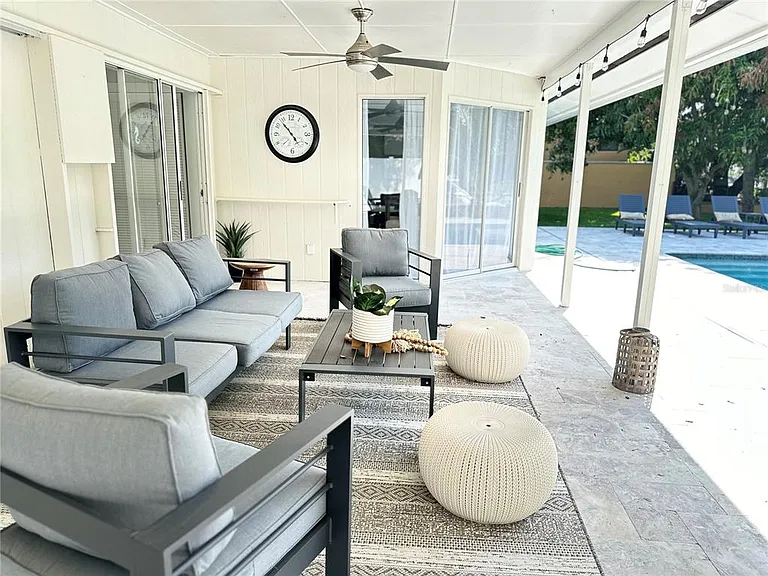 1723 Stanford Ln — Photo 36