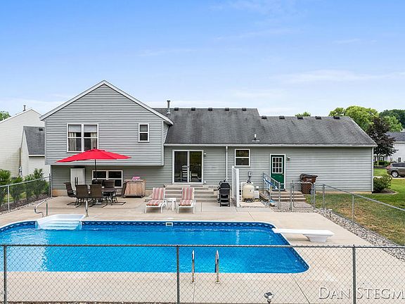 2nd image of 6958 Scott Woods Ct NE