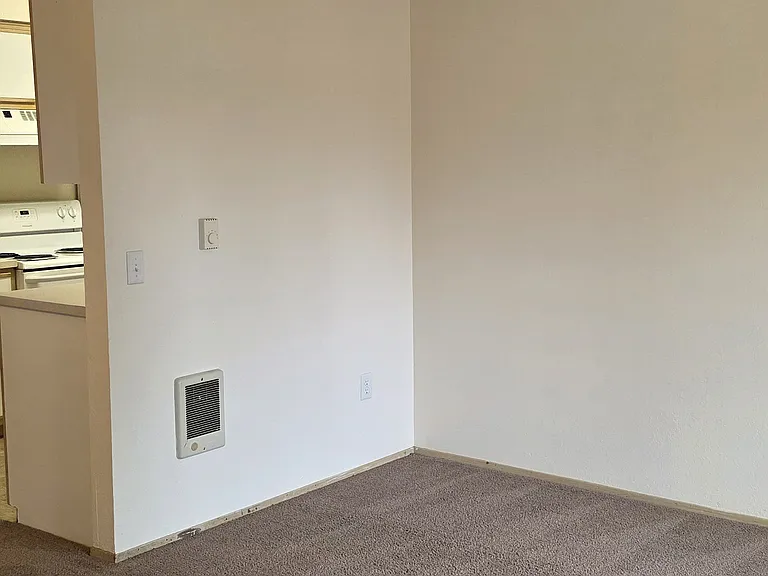 Brittany Crossing Apartments — Photo 31