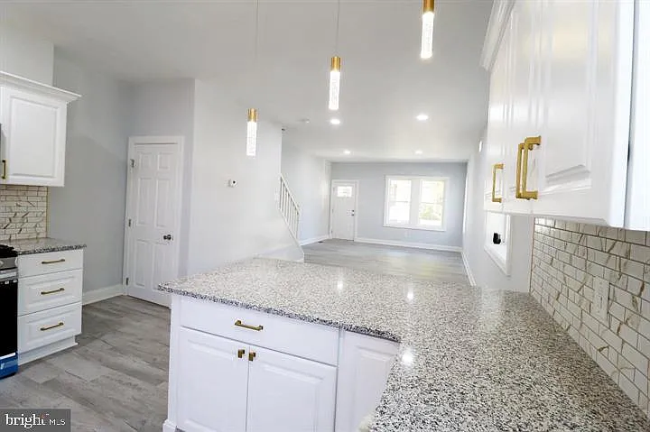 523 W 26th St — Photo 10