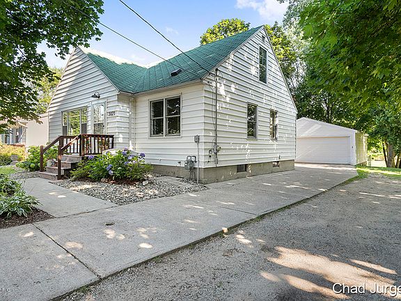 2nd image of 3021 Leonard St NW