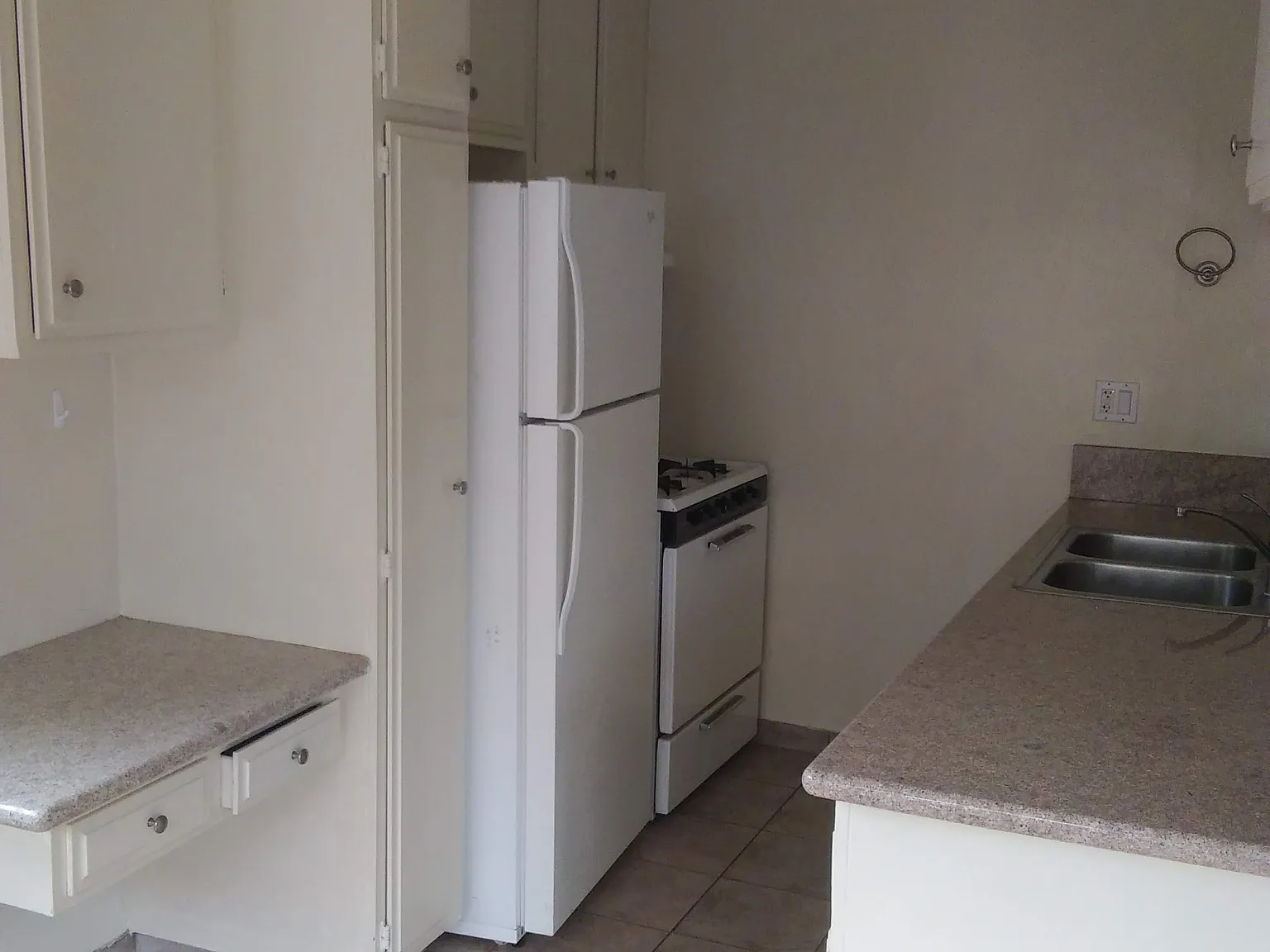 2 bed, $2,500 — Photo 4