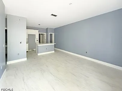 3 bed, 2.0 bath, 1100 sqft, $1,800 — Photo 2