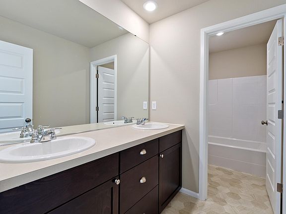 4th image of 3127 14th Avenue Ct NW