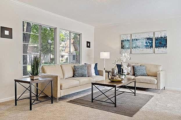 1st image of 122 Poas Cir