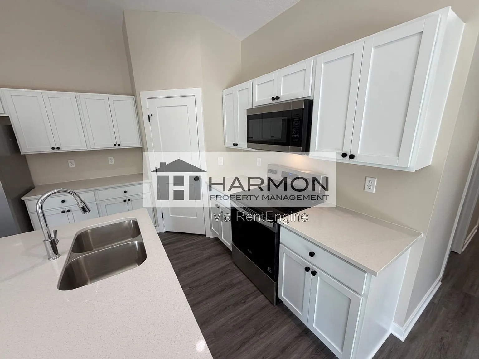 3 bed, 2.0 bath, 1457 sqft, $1,550 — Photo 3