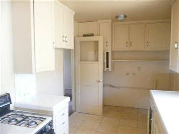 4th image of 15058 Tatum Dr