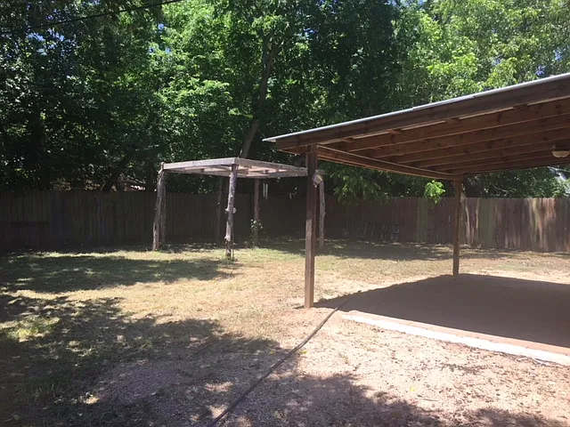1425 Highland Dr — Photo 10