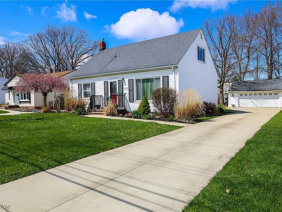 3rd image of 10700 Fairlawn Dr