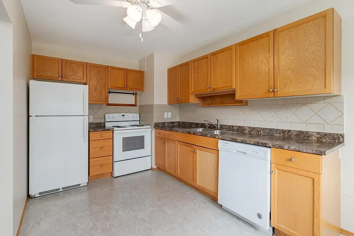 Parkland Townhomes — Photo 2