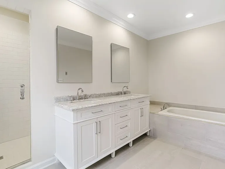 Brand New Luxury Spa-Like Bath
