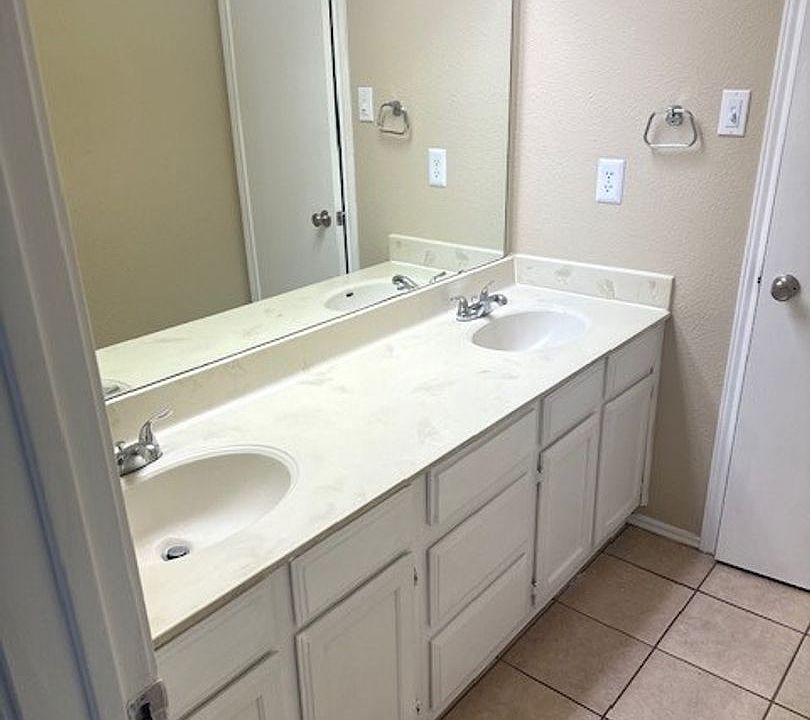 1st image of 9721 Copper Creek Dr #B