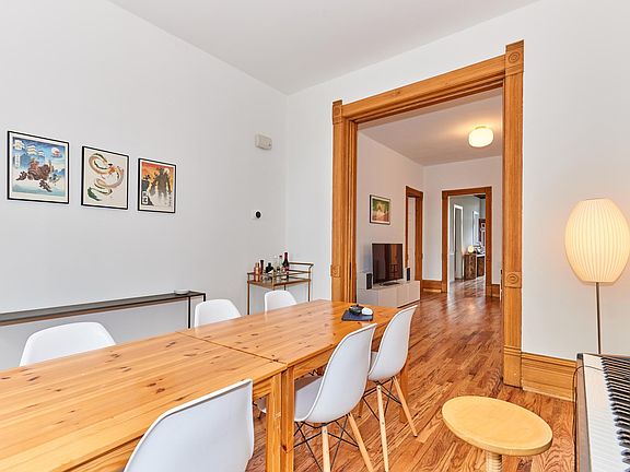 5th image of 1119 N Hoyne Ave #1
