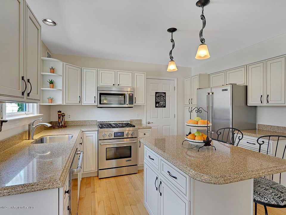 1st image of 2176 Chapel Ct