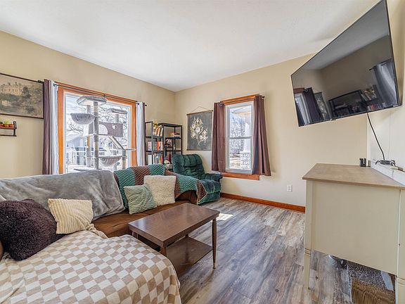 4th image of 1633 Spruce St