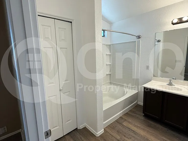 3343 S Sun Splash Dr — Photo 2