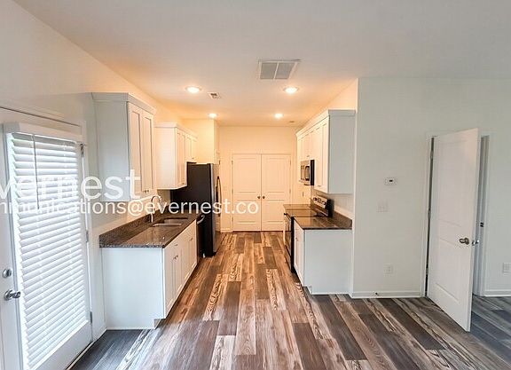 4th image of 804 Jost St #70-71