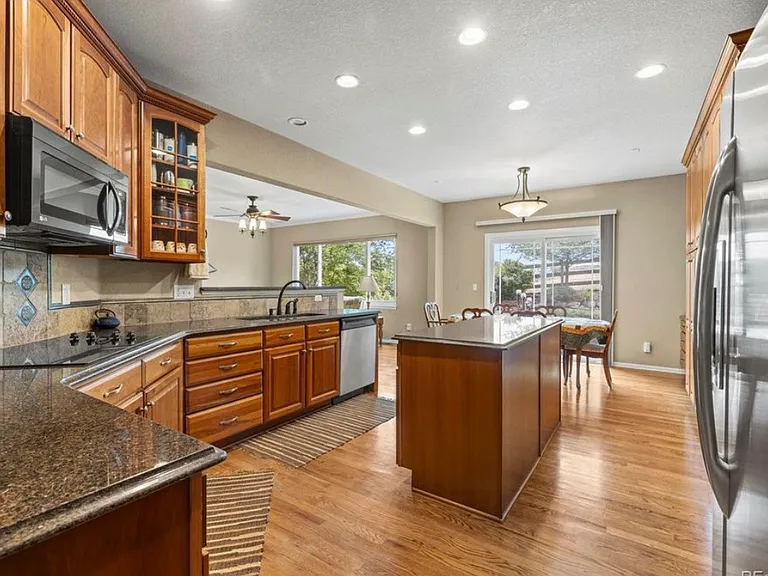10350 Nottingham Dr — Photo 15