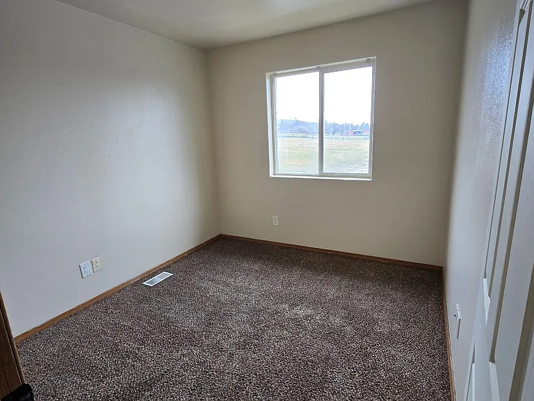 380 Dean Ave #B — Photo 8