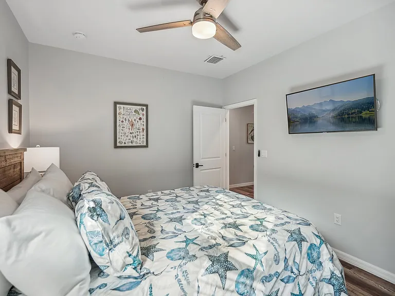 501 Channel Ln — Photo 22