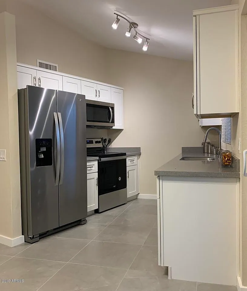 1 bed, 718 sqft, $1,595 — Photo 4