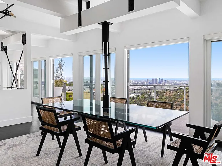 1885 Sunset Plaza Dr — Photo 1