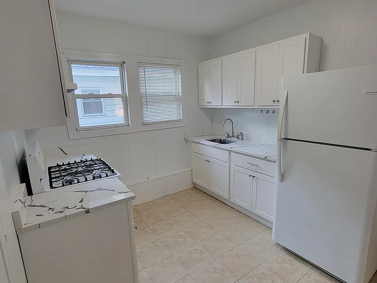633 Park Ave #2 — Photo 2