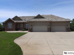 433 Saint Tropez Cir, Yutan, NE 68073