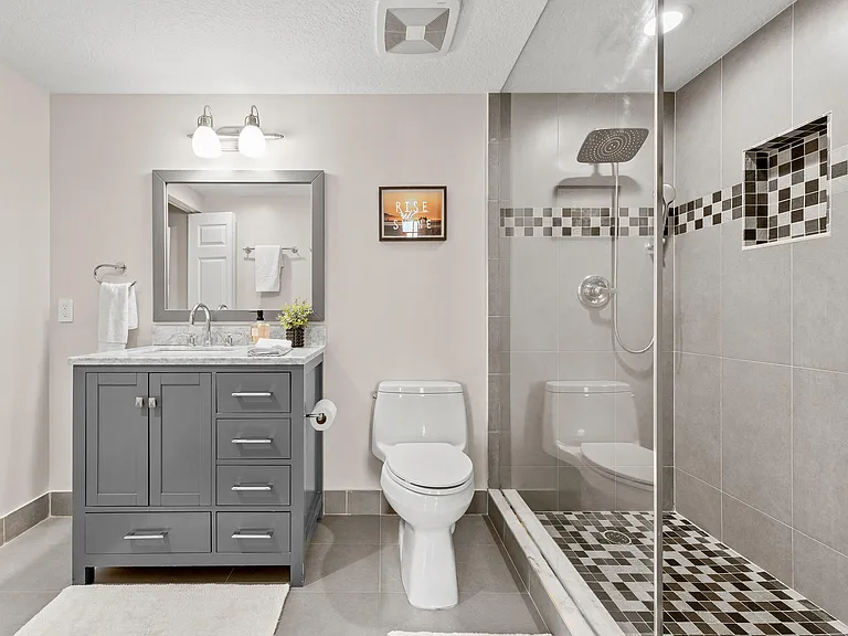 511 Lucerne Ave #315 — Photo 12