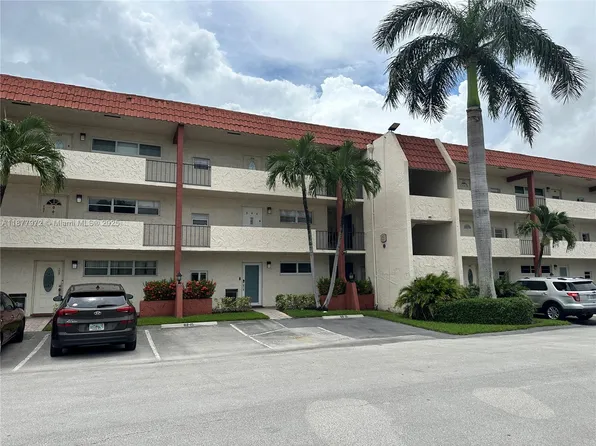8901 S Hollybrook Blvd APT 306, Pembroke Pines, FL 33025