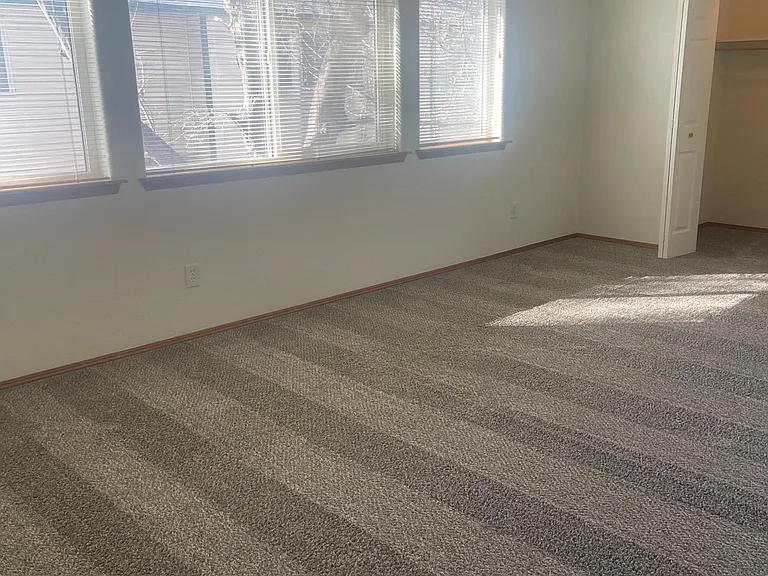 1420 S Skyline Dr — Photo 10