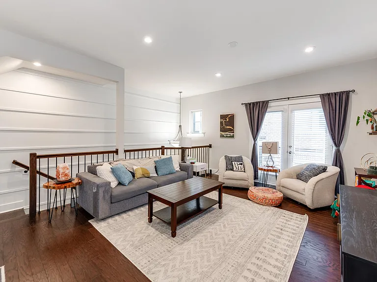 16031 Roscoe Ln — Photo 7
