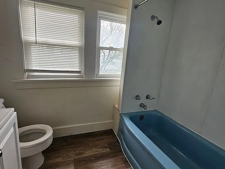 668 Roscoe Ave — Photo 4