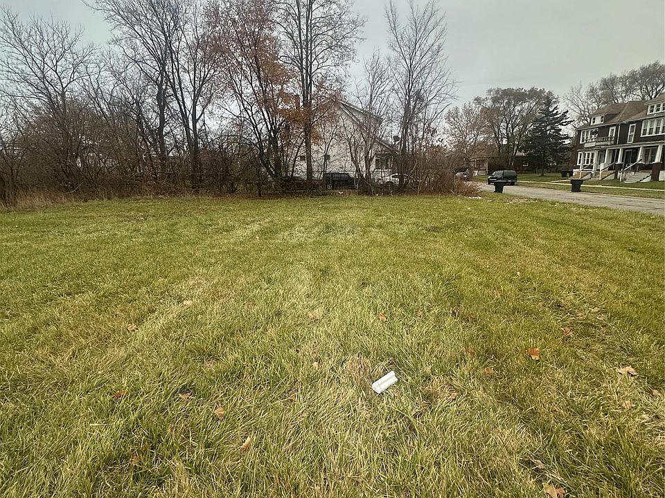 2nd image of 2190 Philip St