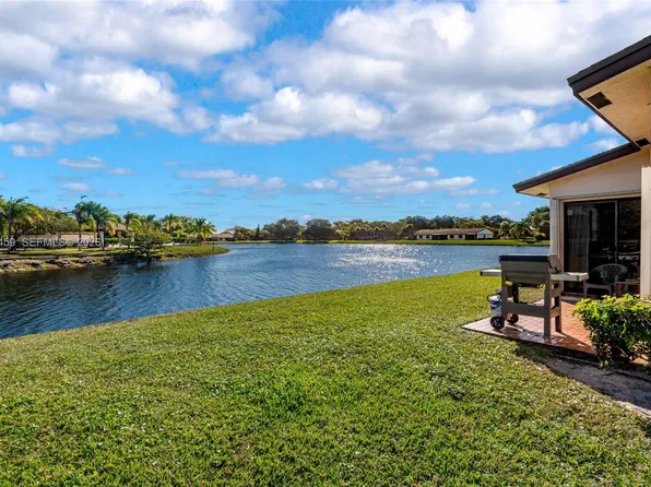 840 SW 120th Way, Davie, FL 33325