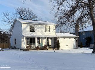 1813 N Woodland Dr, Port Huron, MI 48060