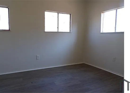 4 bed, 1142 sqft, $1,300 — Photo 3