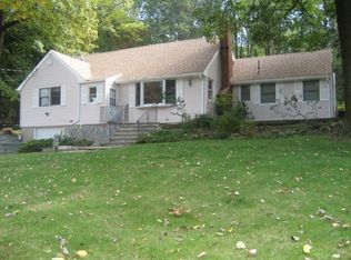 23 Under Rock Rd, Sparta, NJ 07871