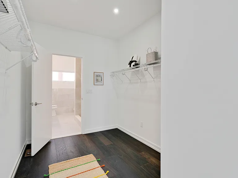1402 S 16th St — Photo 30