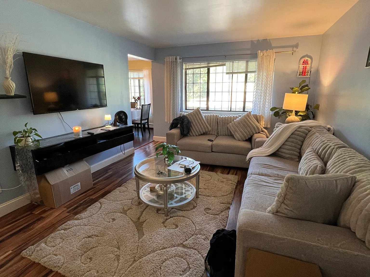 1 bed, 1.0 bath, 740 sqft, $2,100 — Photo 2