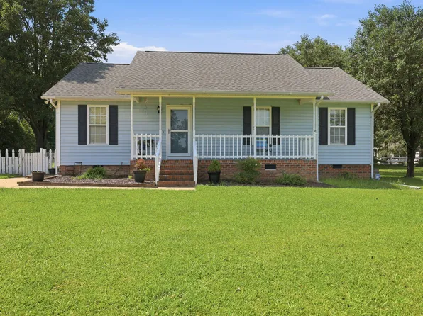 119 Clearwater Dr, Smithfield, NC 27577