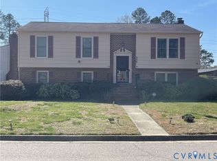 220 Greenwood Dr, Petersburg, VA 23805