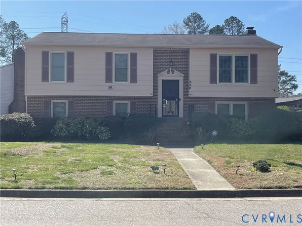 220 Greenwood Dr, Petersburg, VA 23805