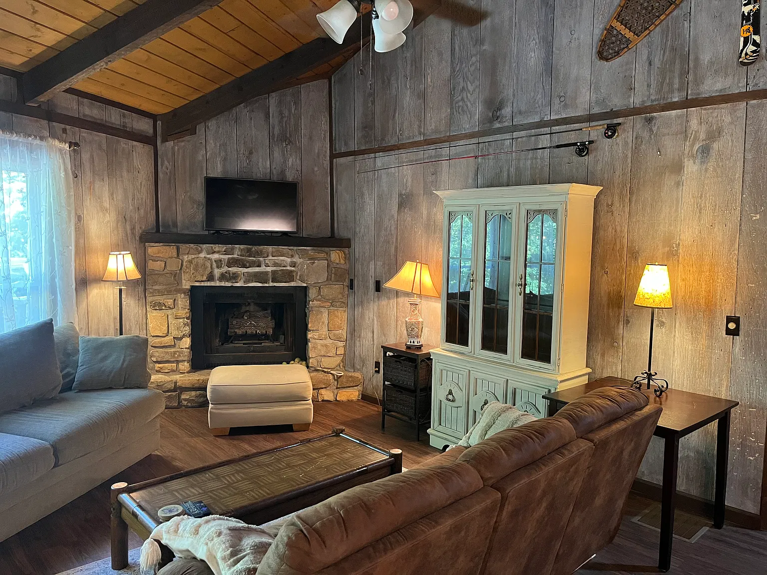 5 bed, 3.5 bath, 2100 sqft, $2,490 — Photo 4