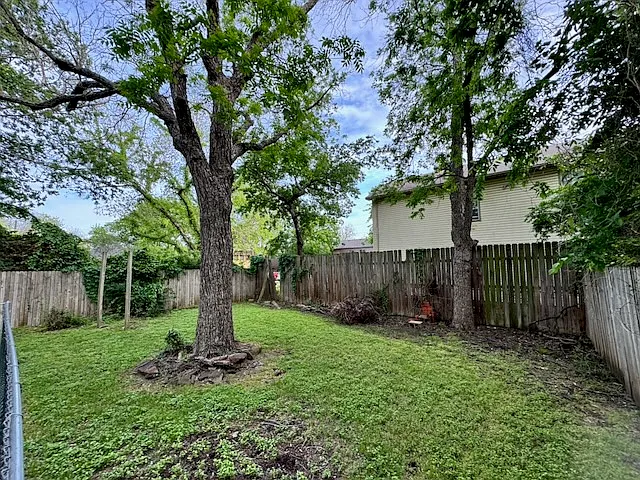 919 W Hickory St — Photo 14